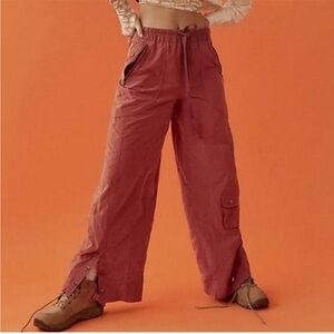 FP Movement Stadium Pants! Two side zip pockets and snap bottom ✨
